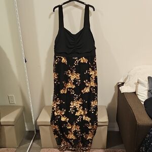 Elegant Black and Gold Sequin Maxi Dress